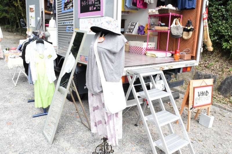 服の移動販売ViViD